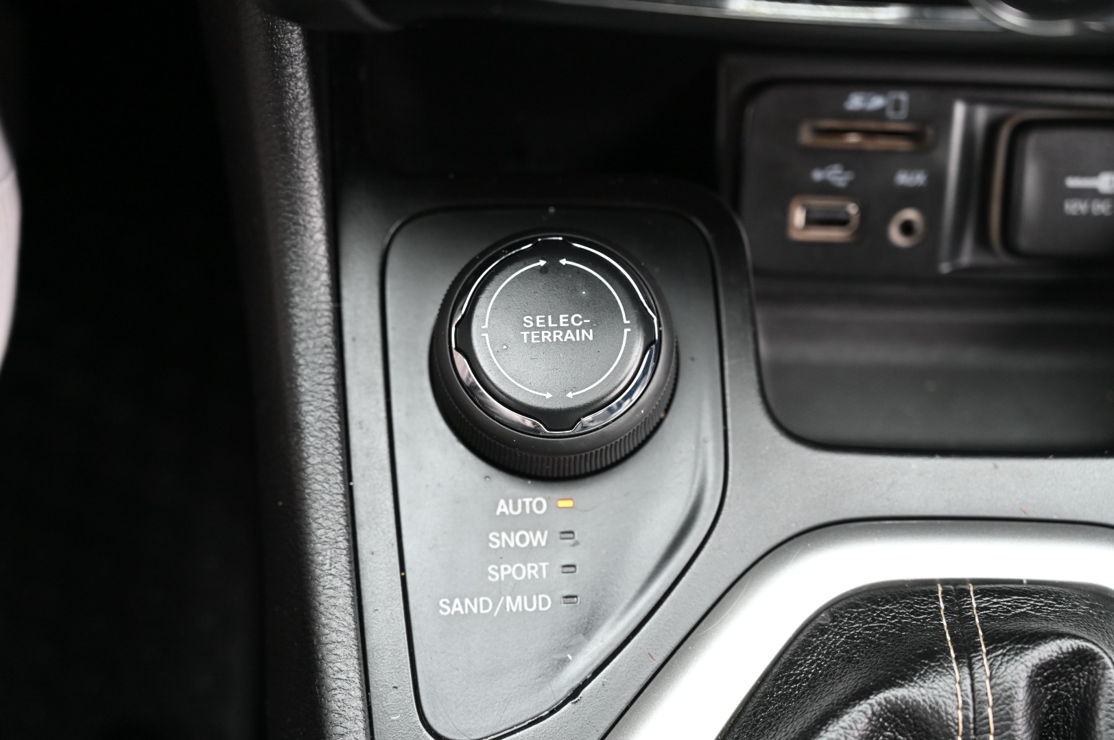 2018 Jeep Cherokee Latitude Plus - Photo 44