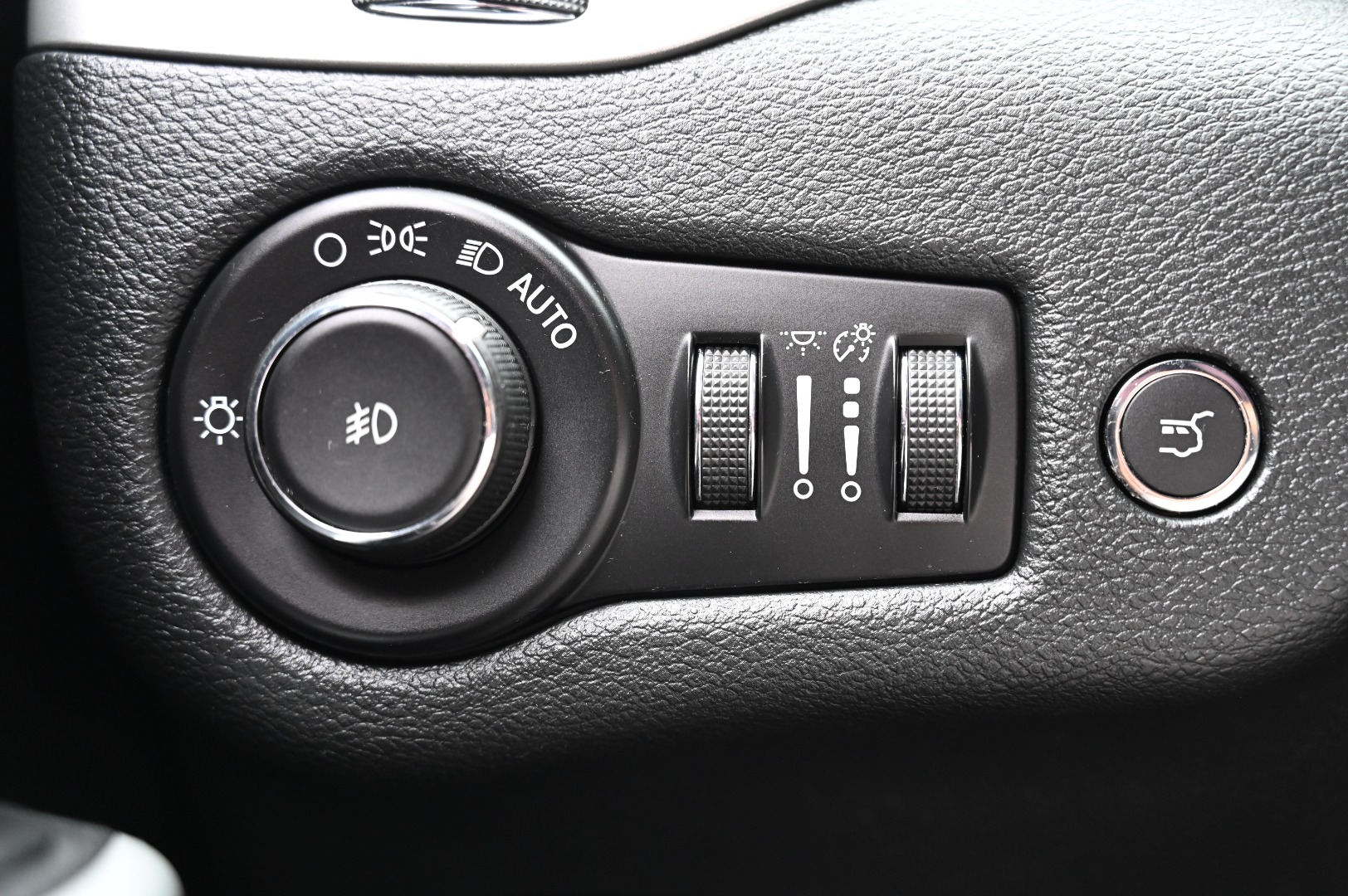 2018 Jeep Cherokee Latitude Plus - Photo 46