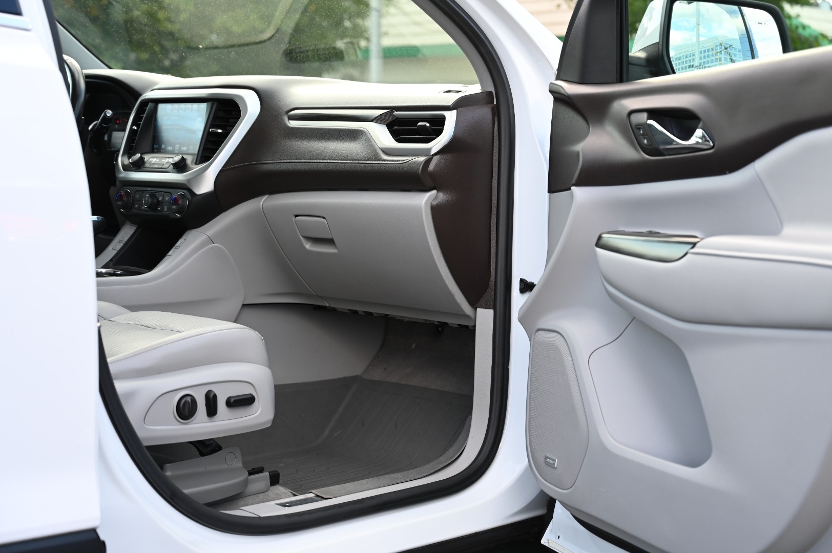 2018 GMC Acadia SLT-1 - Photo 14