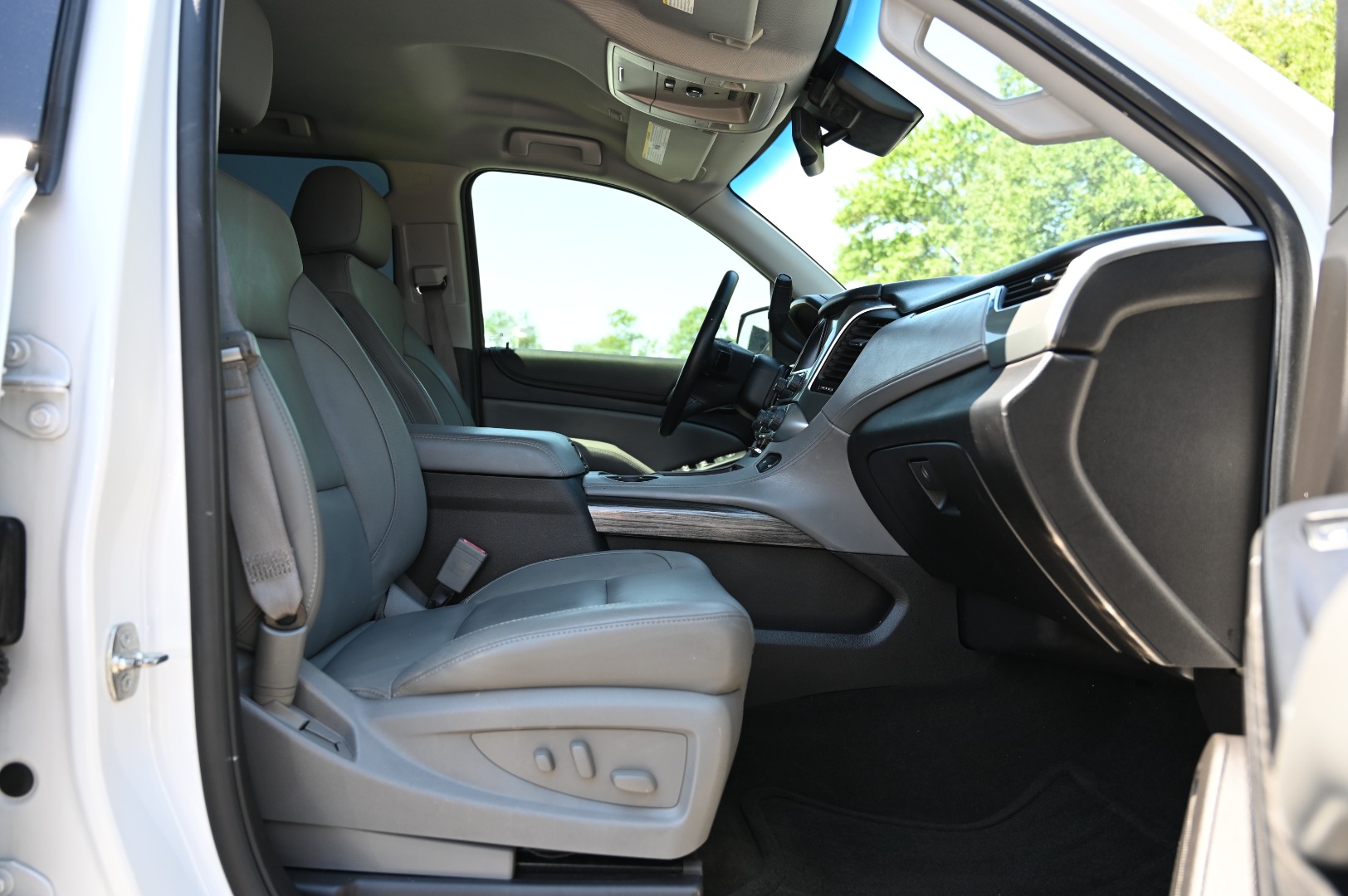 2016 Chevrolet Tahoe LT - Photo 11