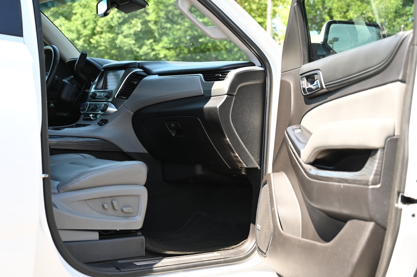 2016 Chevrolet Tahoe LT - Photo 13