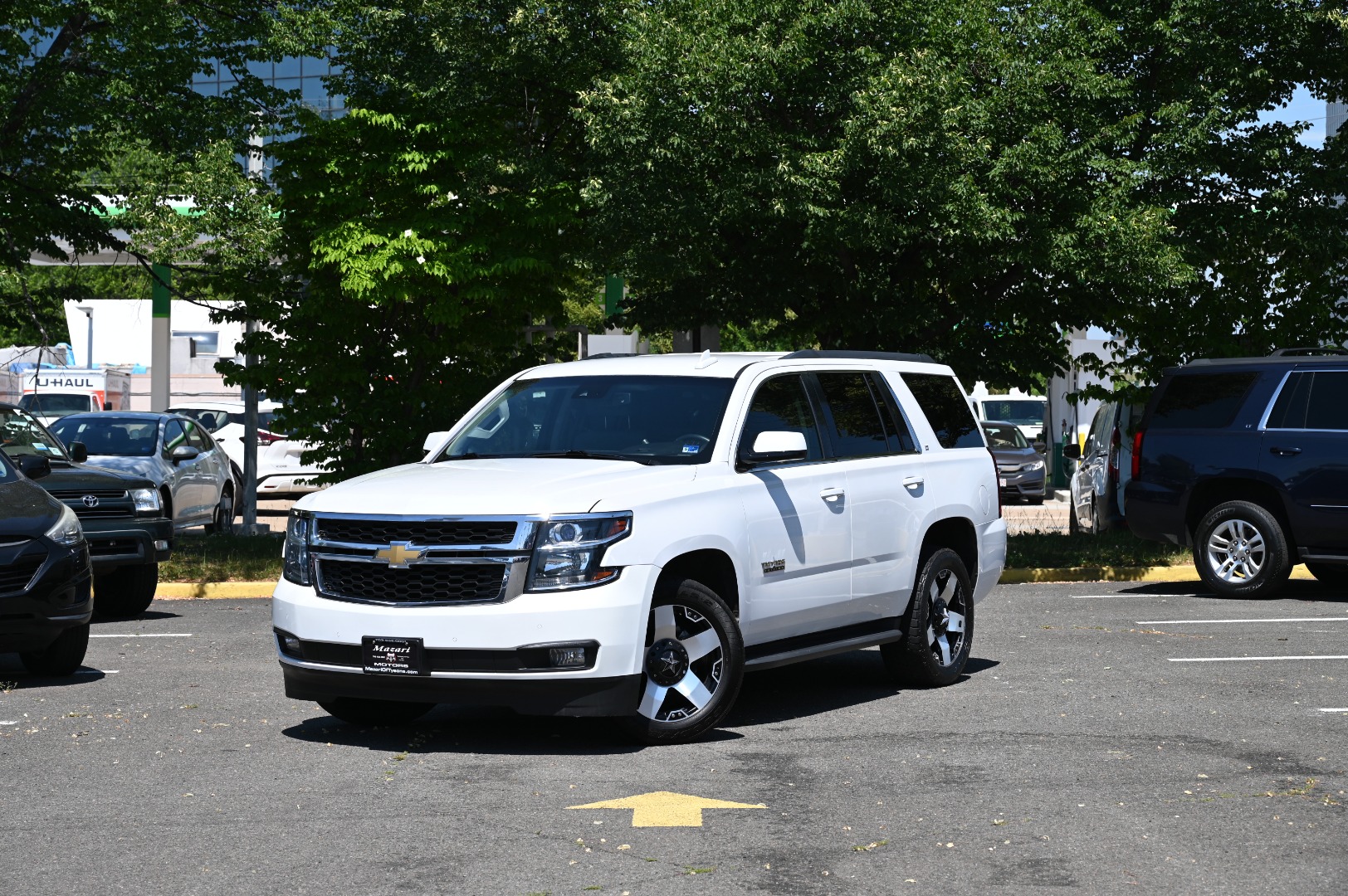 2016 Chevrolet Tahoe LT - Photo 2