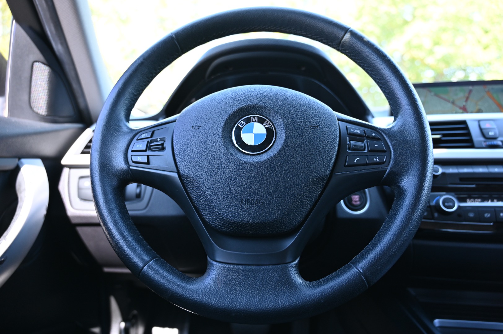 2016 BMW 3 Series 320i - Photo 24