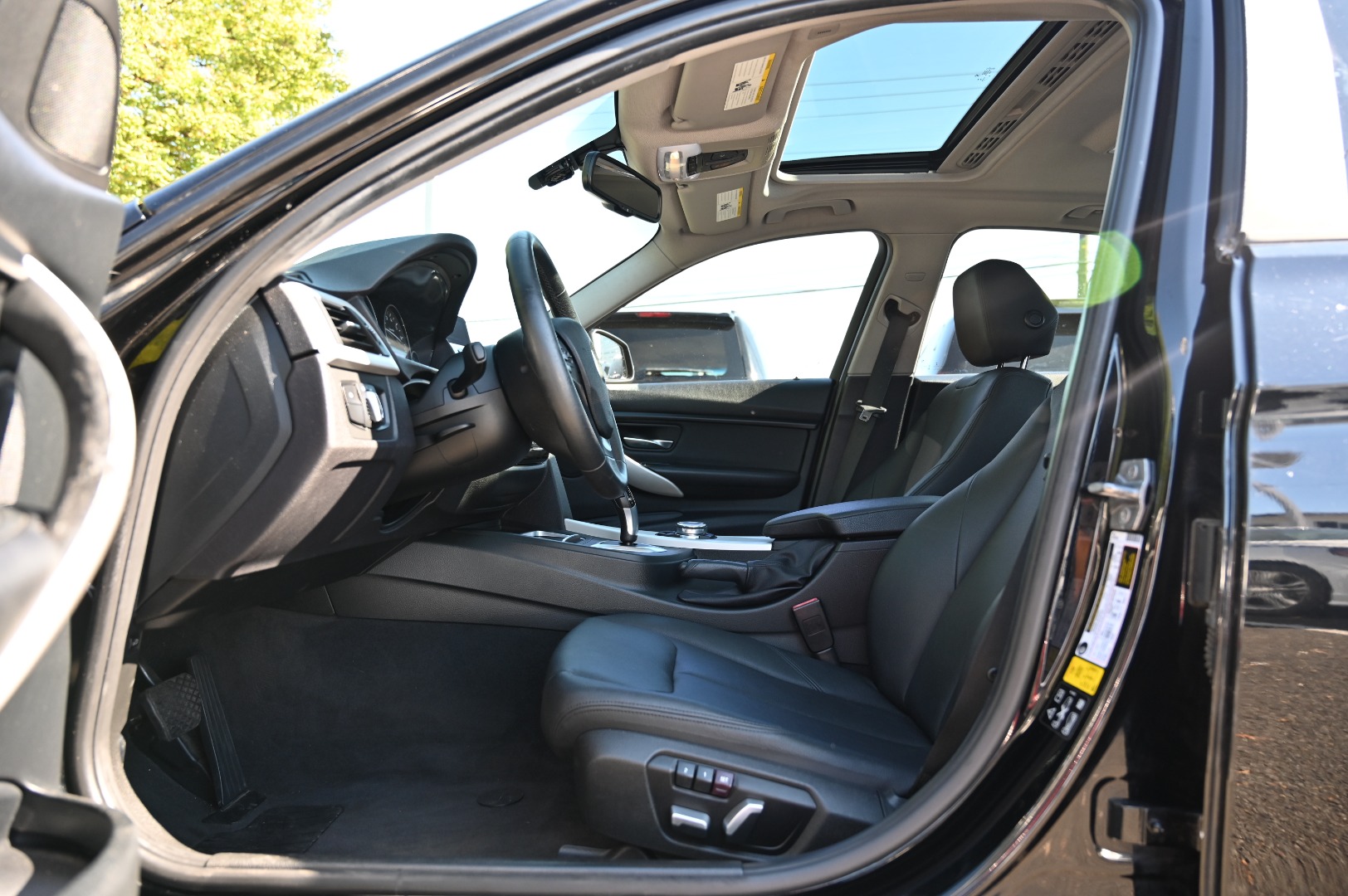2016 BMW 3 Series 320i - Photo 9