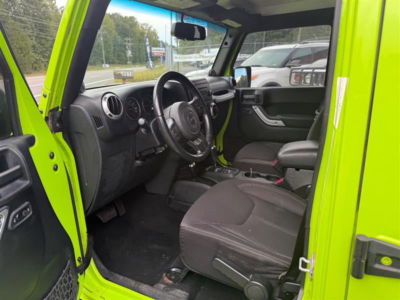 2013 Jeep Wrangler Unlimited Sahara - Photo 13