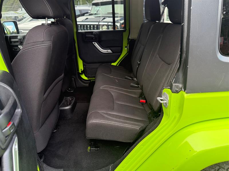 2013 Jeep Wrangler Unlimited Sahara - Photo 15