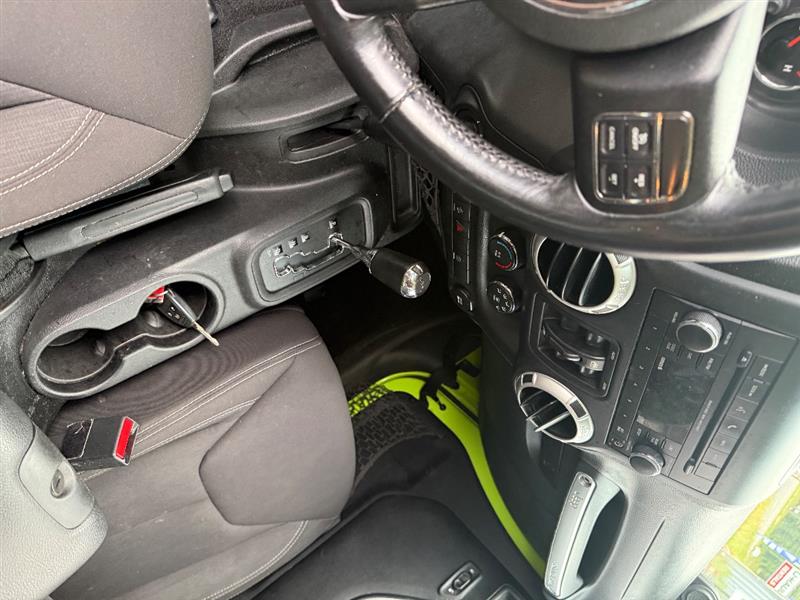 2013 Jeep Wrangler Unlimited Sahara - Photo 22