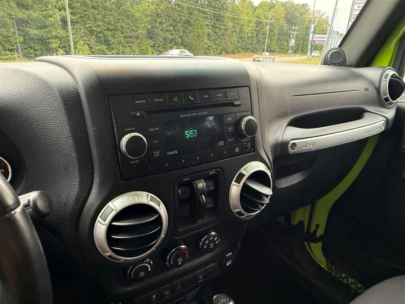 2013 Jeep Wrangler Unlimited Sahara - Photo 25