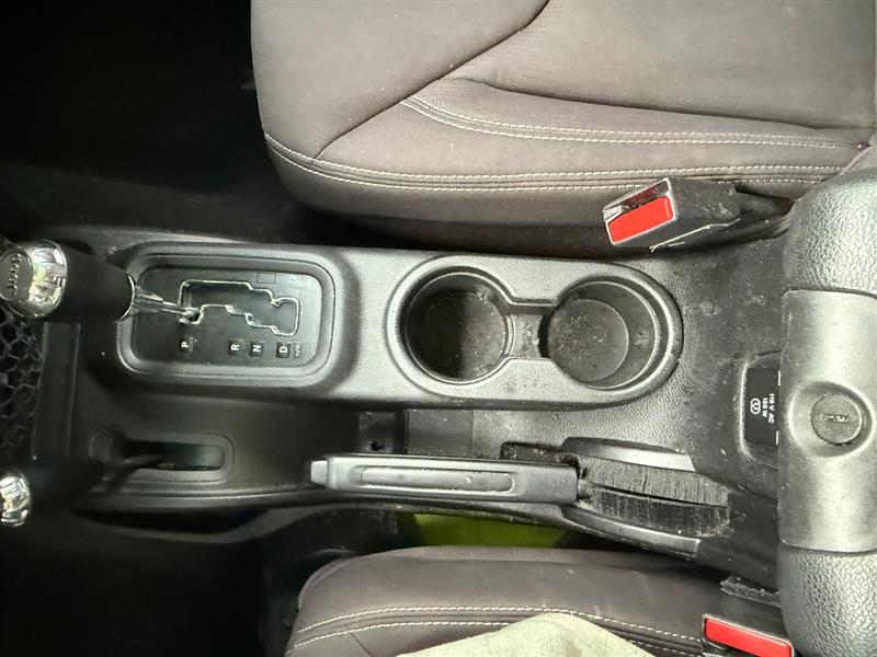 2013 Jeep Wrangler Unlimited Sahara - Photo 28