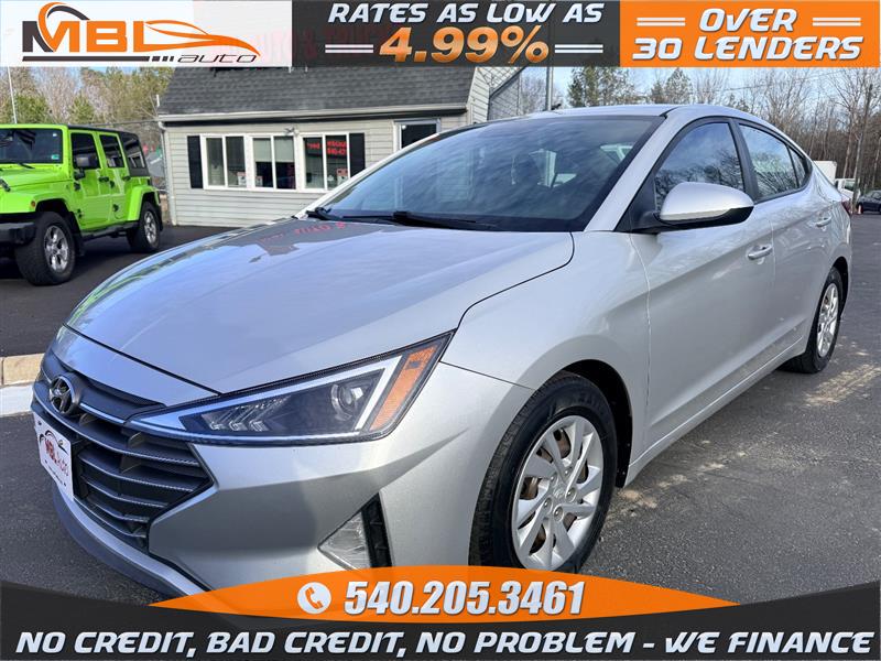 Silver 2019 Hyundai Elantra SE FWD Sedan Front-Wheel Drive 6-Speed Manual