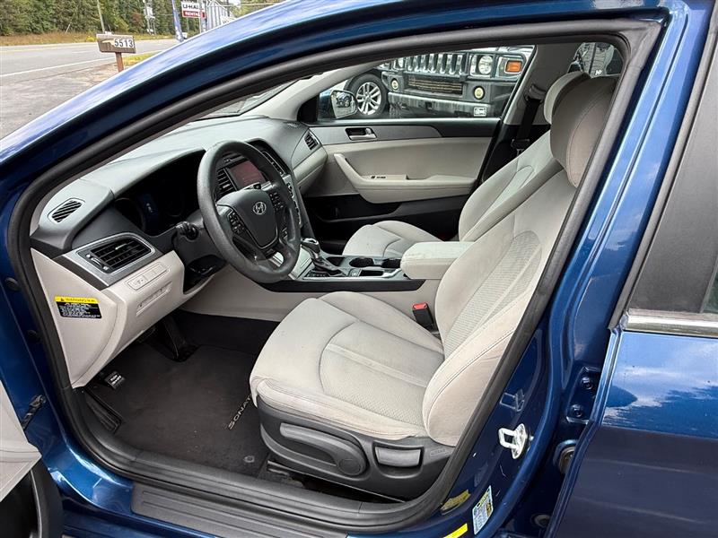 2017 Hyundai Sonata SE - Photo 11