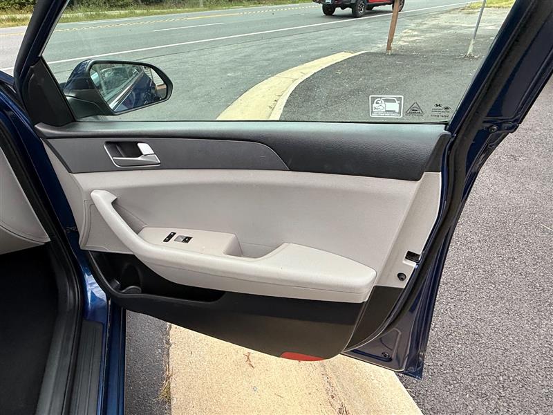 2017 Hyundai Sonata SE - Photo 17