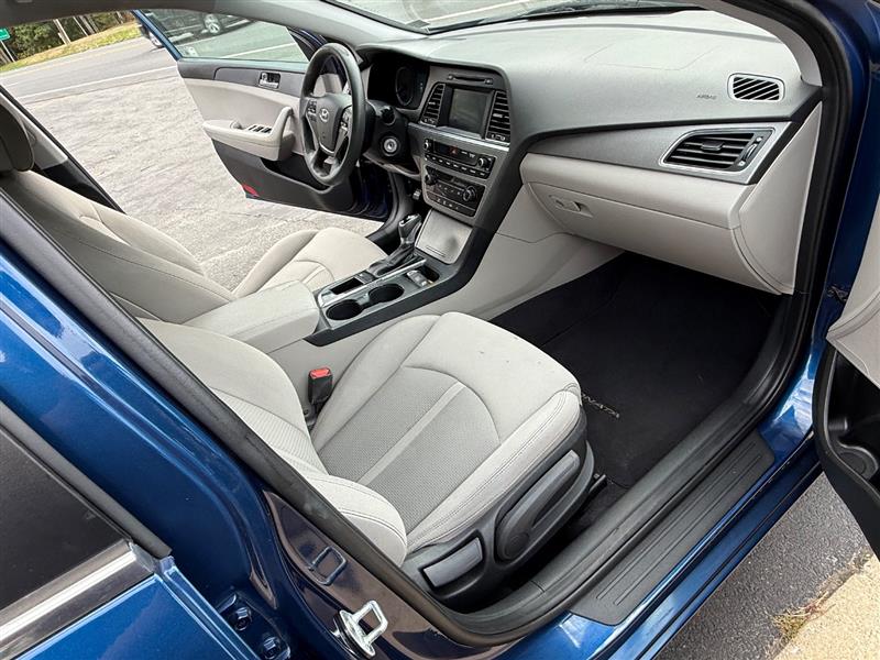 2017 Hyundai Sonata SE - Photo 18