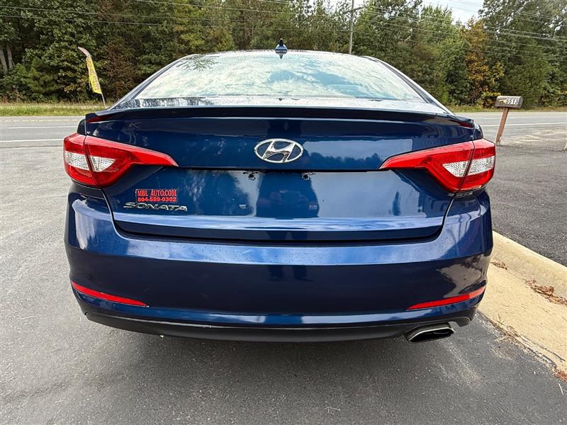 2017 Hyundai Sonata SE - Photo 4