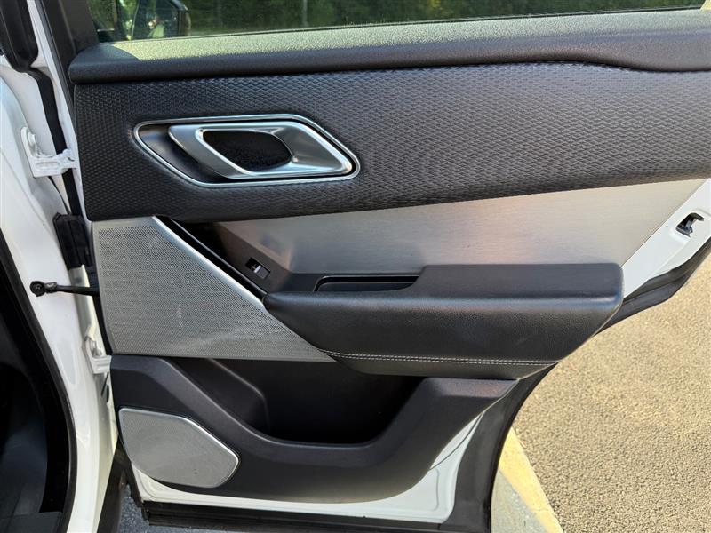 2018 Land Rover Range Rover Velar SE - Photo 17