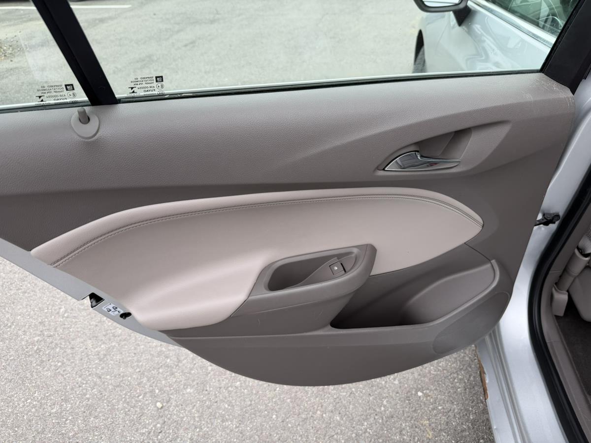 2016 Chevrolet Cruze L - Photo 25
