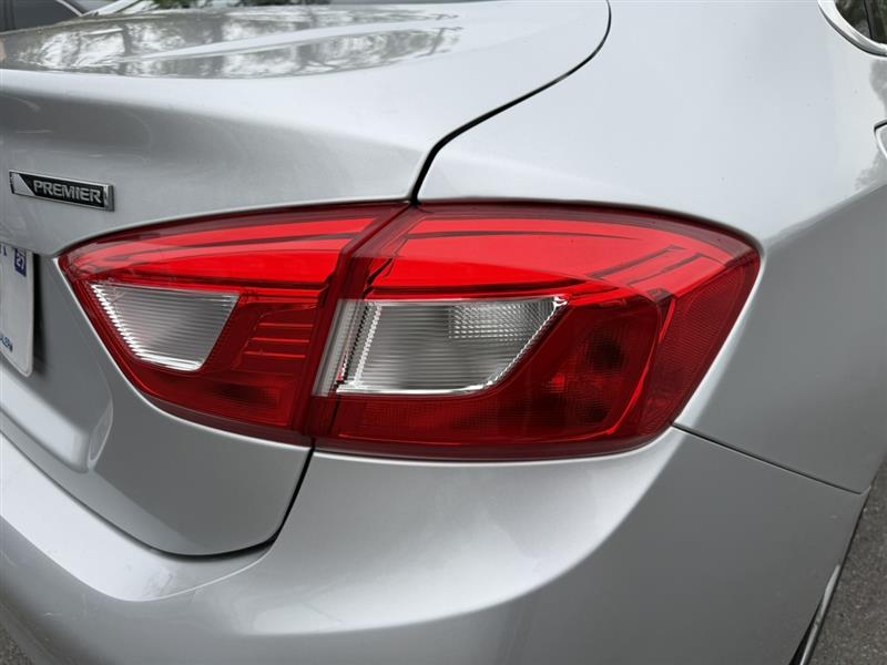 2016 Chevrolet Cruze L - Photo 18
