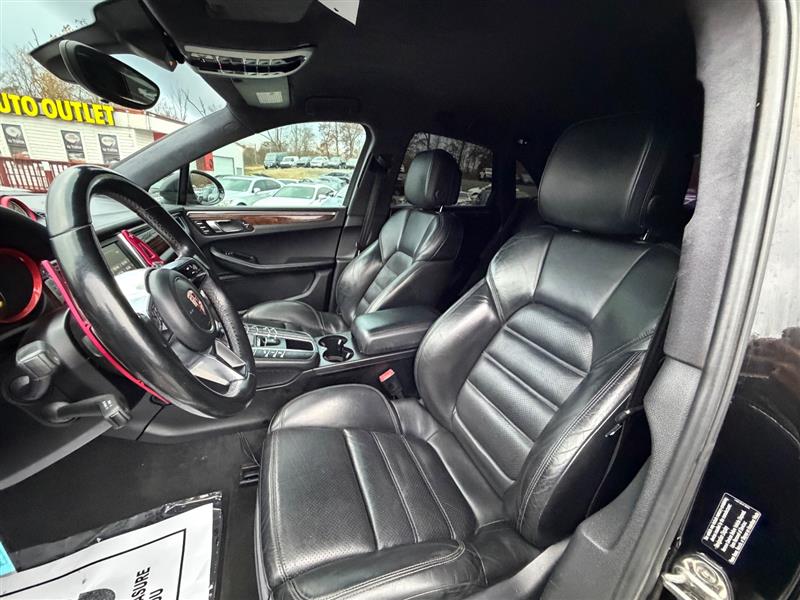 2015 Porsche Macan Turbo - Photo 28