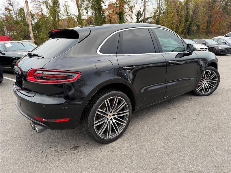 2015 Porsche Macan Turbo - Photo 10