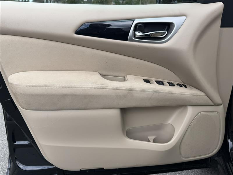2013 Nissan Pathfinder SV - Photo 14