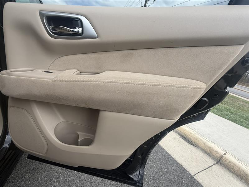 2013 Nissan Pathfinder SV - Photo 19