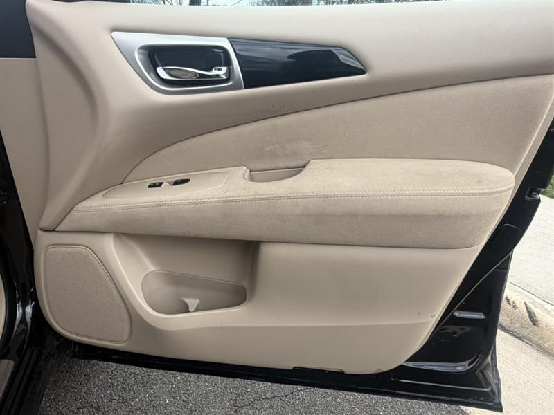 2013 Nissan Pathfinder SV - Photo 22
