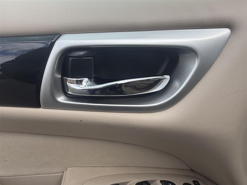 2013 Nissan Pathfinder SV - Photo 26