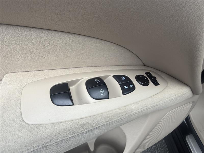 2013 Nissan Pathfinder SV - Photo 27