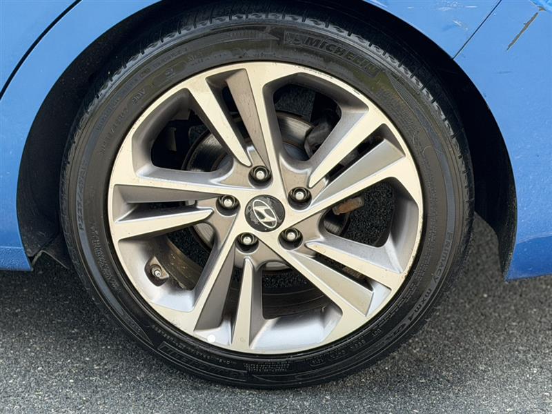 2017 Hyundai Elantra Limited - Photo 10