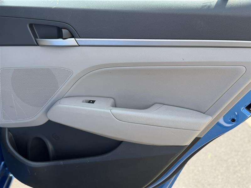 2017 Hyundai Elantra Limited - Photo 18
