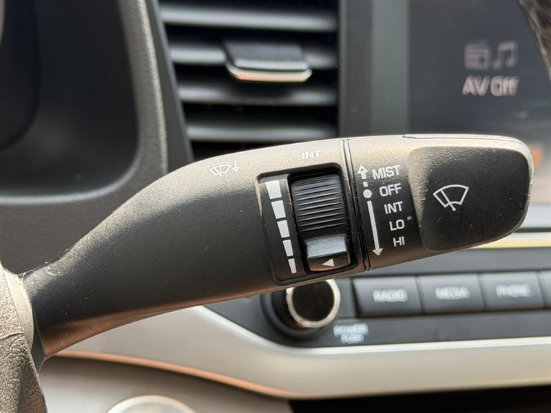 2017 Hyundai Elantra Limited - Photo 28