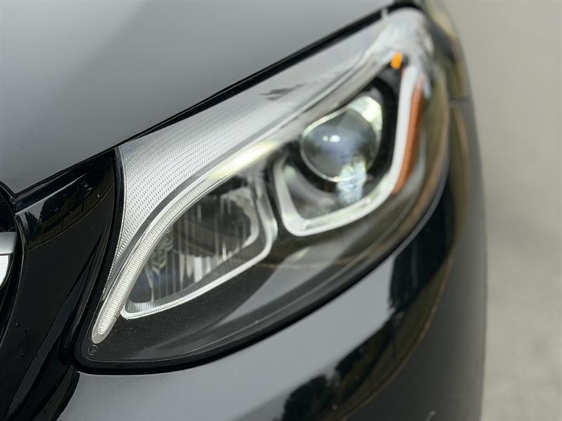 2019 Mercedes-Benz GLC GLC300 - Photo 11