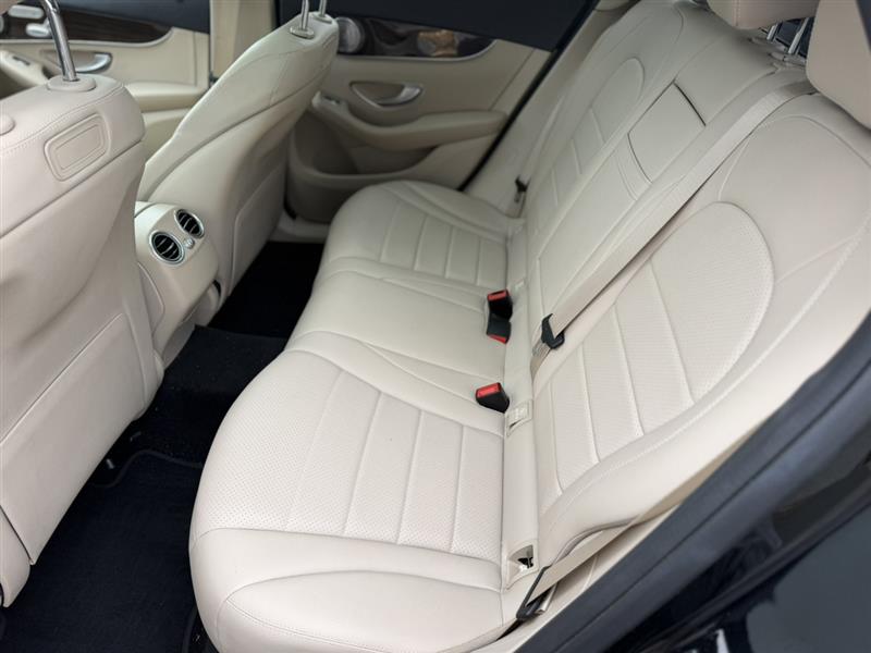2019 Mercedes-Benz GLC GLC300 - Photo 17