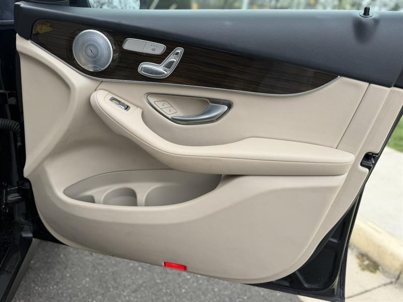 2019 Mercedes-Benz GLC GLC300 - Photo 22