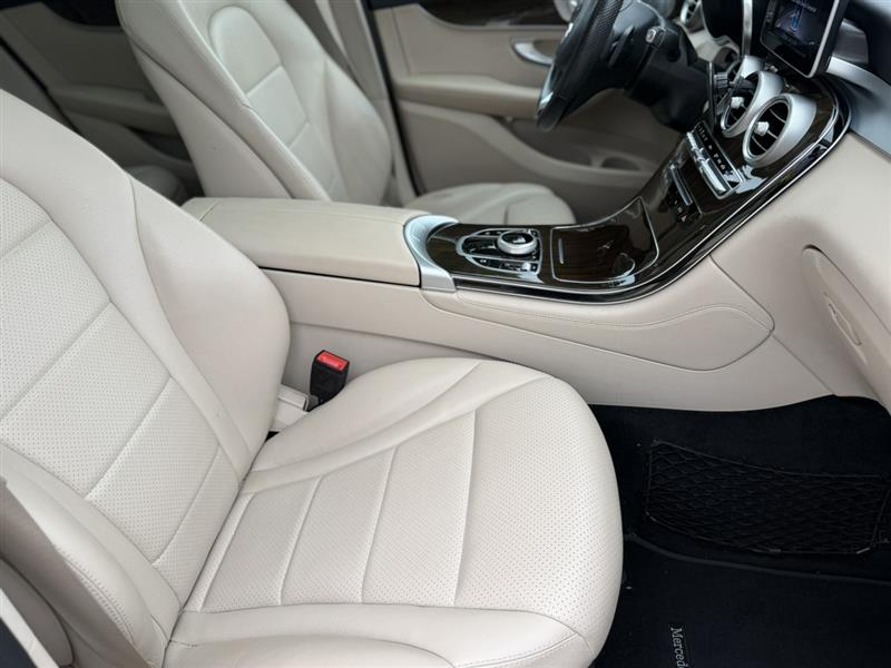 2019 Mercedes-Benz GLC GLC300 - Photo 23