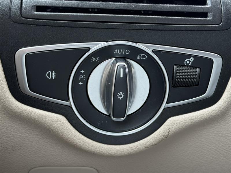 2019 Mercedes-Benz GLC GLC300 - Photo 29