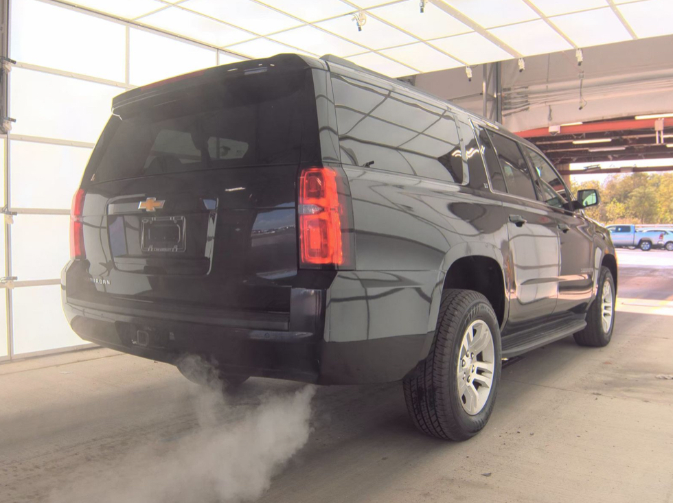 2017 Chevrolet Suburban LT - Photo 3