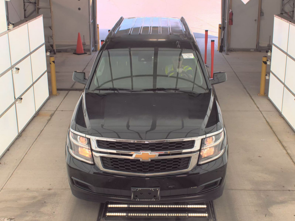 2017 Chevrolet Suburban LT - Photo 5