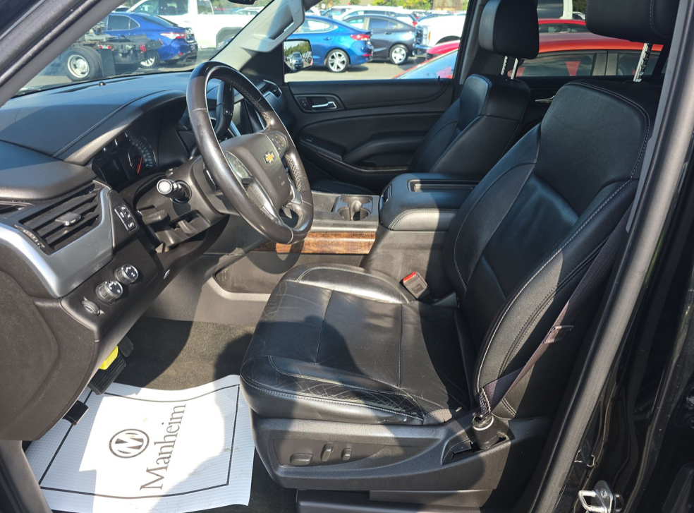 2017 Chevrolet Suburban LT - Photo 7