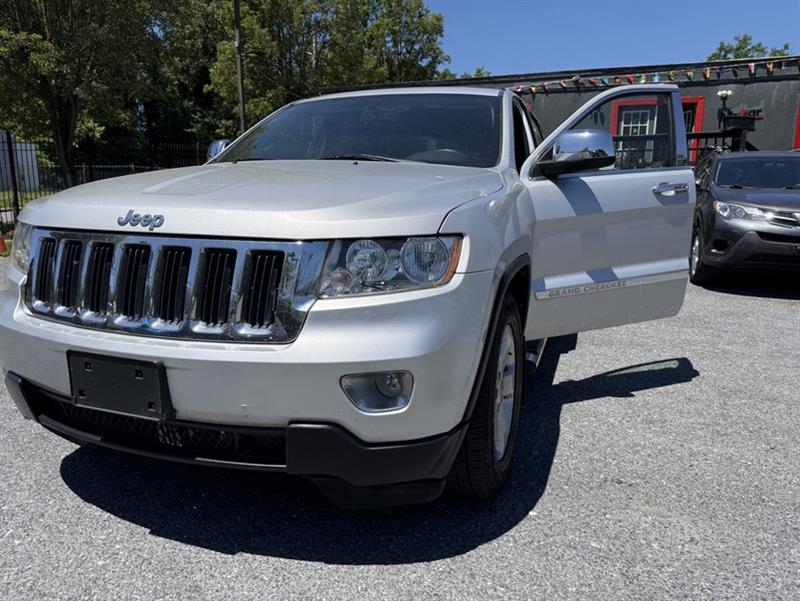 2011 JEEP GRAND CHEROKEE Laredo