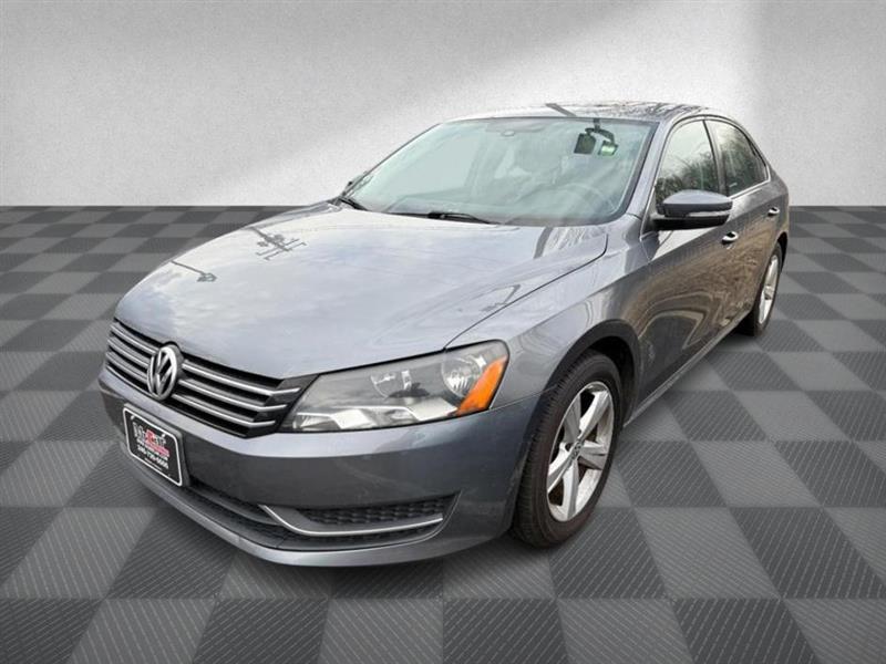 2013 VOLKSWAGEN PASSAT SE