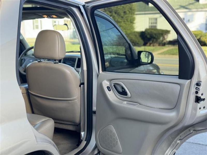 2007 FORD ESCAPE XLT Sport Utility 4D