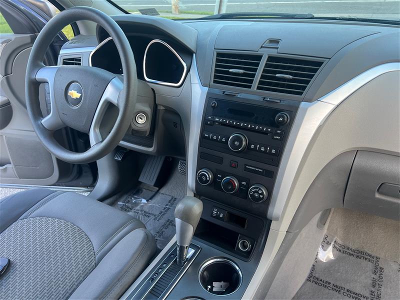 2012 CHEVROLET TRAVERSE LS Sport Utility 4D