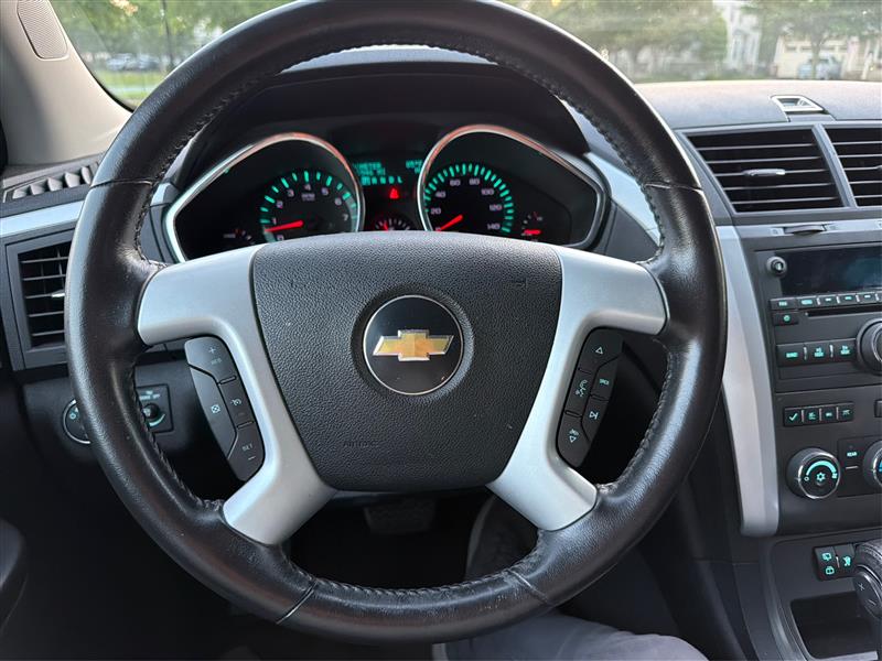 2011 CHEVROLET TRAVERSE LT W/1LT