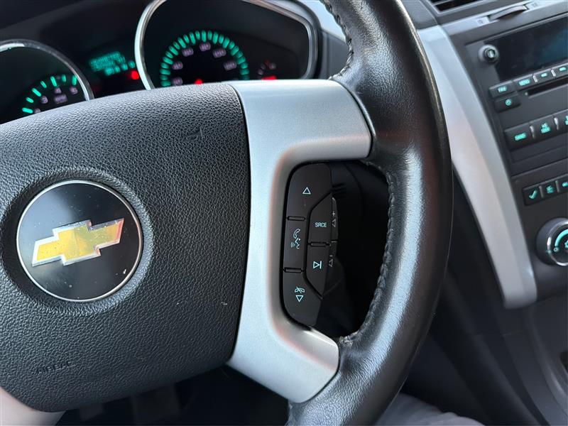 2011 CHEVROLET TRAVERSE LT W/1LT