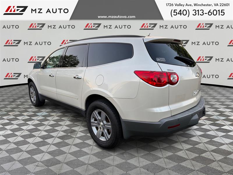 2011 CHEVROLET TRAVERSE LT W/1LT