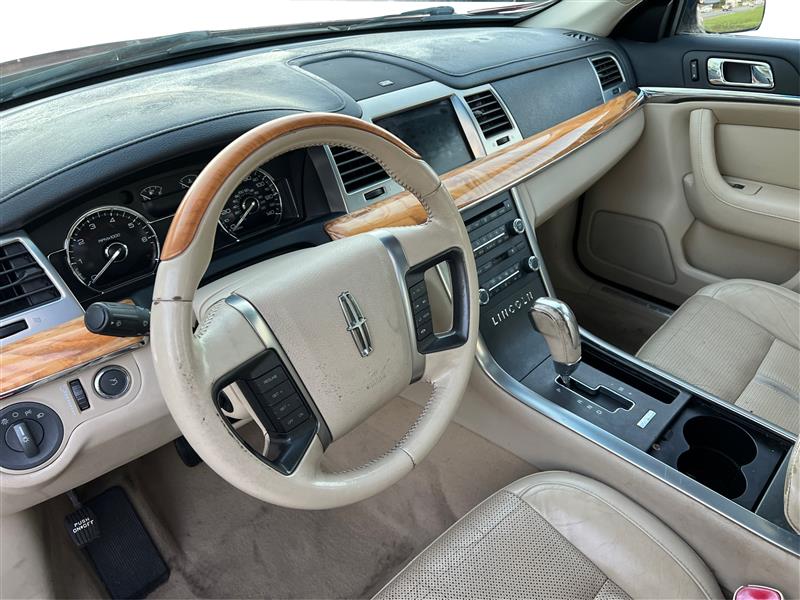 2009 LINCOLN MKS Sedan 4D