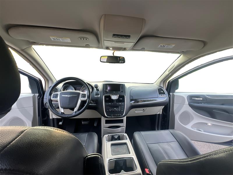 2016 CHRYSLER TOWN & COUNTRY TOURING MINIVAN 4D