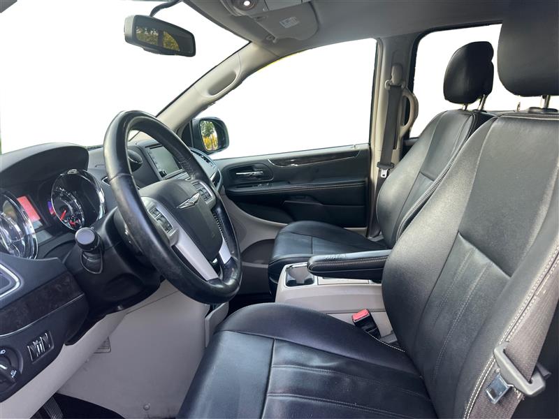 2016 CHRYSLER TOWN & COUNTRY TOURING MINIVAN 4D