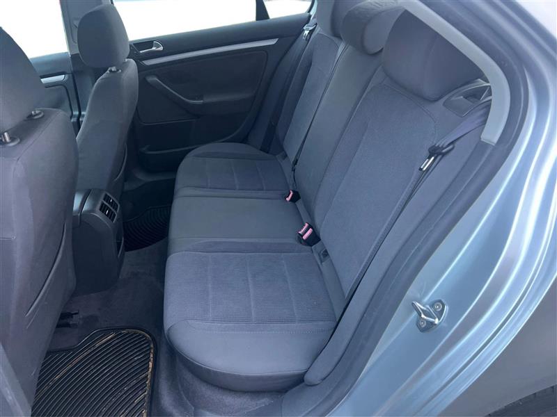2006 VOLKSWAGEN JETTA 2.5 Value Edition Sedan 4D